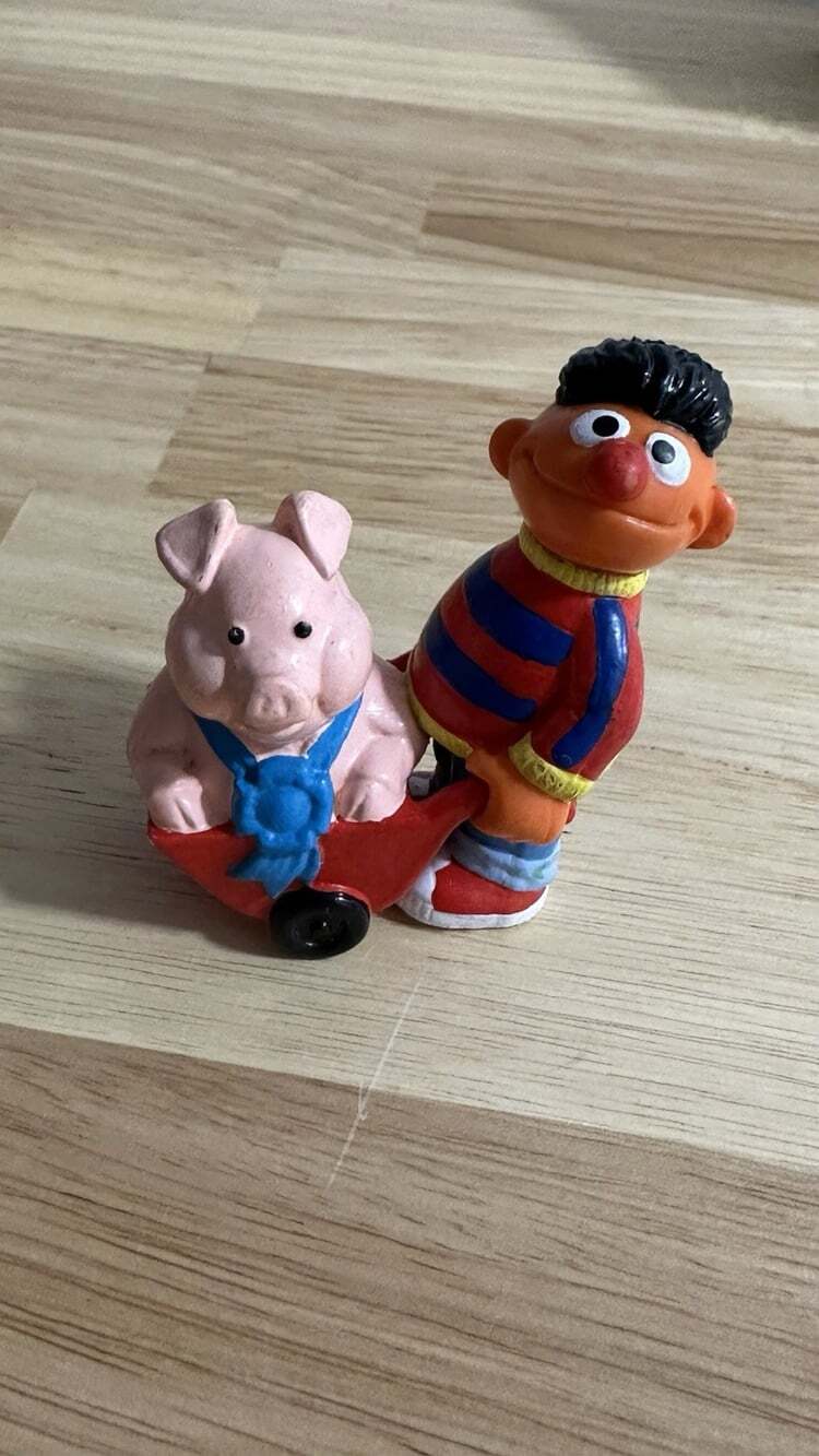 Vintage Applause 1993 Sesame Street Ernie Wheelburrow and Pig PVC Toy